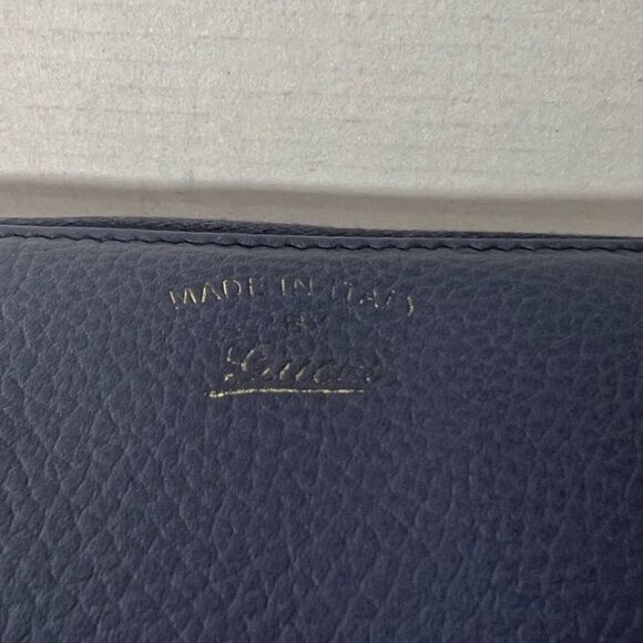 Authentic Gucci Pebbled Leather Wallet - Picture 3 of 9